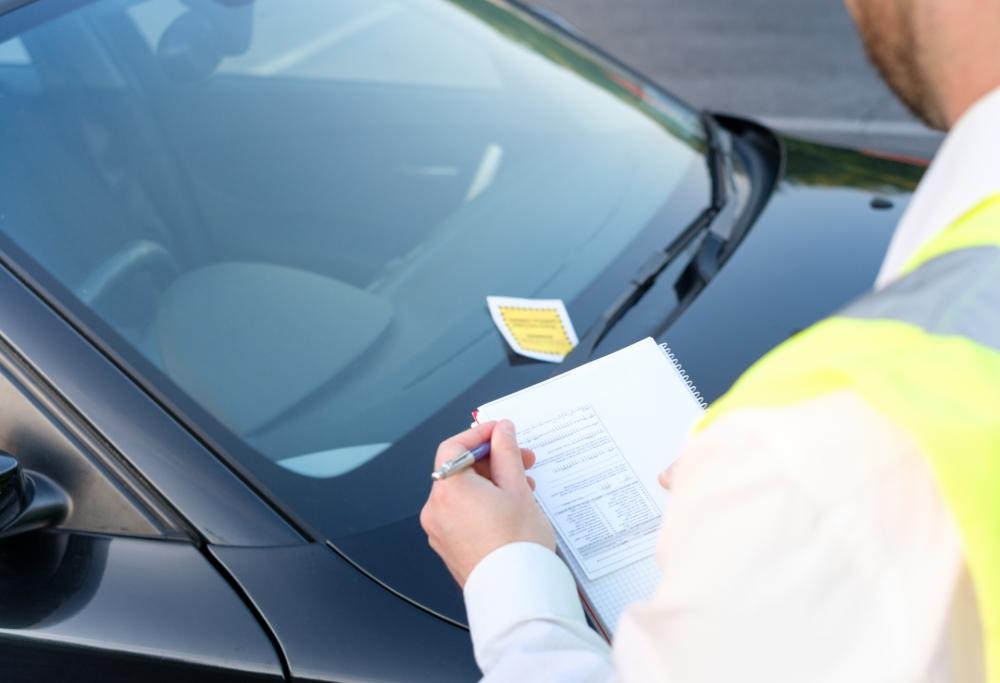 Paga una multa ma sbaglia il bonifico: anziché 73 euro ne versa 93mila