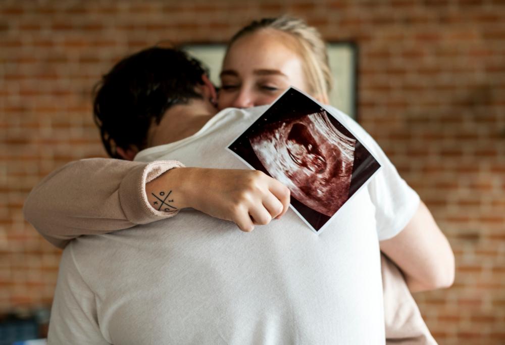 A che età diventare genitori? Uno studio inglese ha decretato: 28 per lei e 30 per lui 