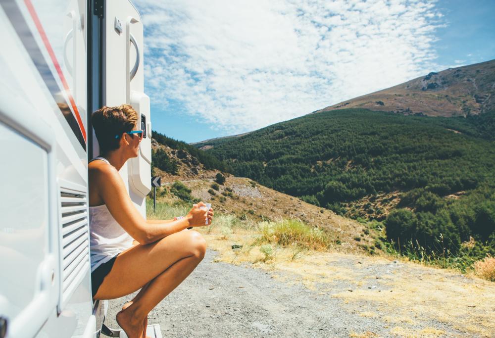 Il lavoro dei sogni: viaggiare in camper pagati 2800 euro al mese