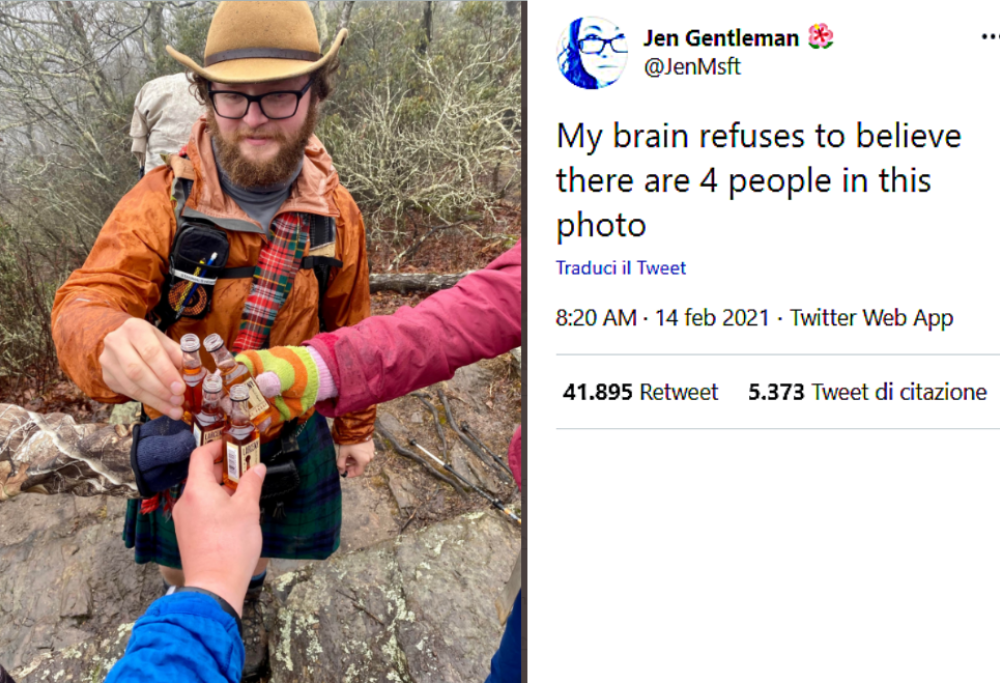 Brindisi con l'uomo invisibile? Esiste anche una testimonianza fotografica