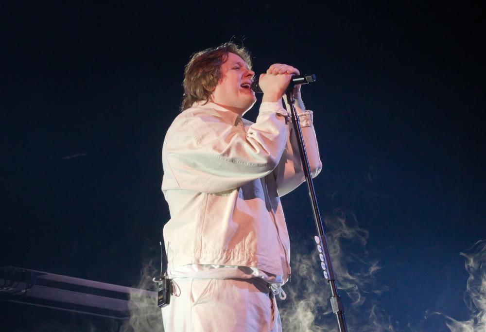 Lewis Capaldi, annullato il concerto di stasera a Milano