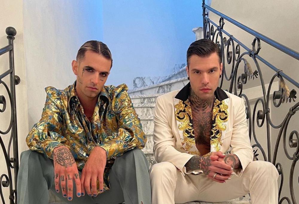 Fedez e Achille Lauro, concerto a sorpresa all'ospedale pediatrico