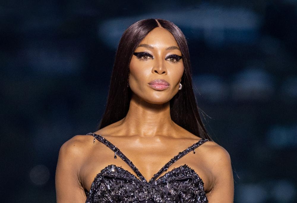 Naomi Campbell accusata di aver ritoccato una foto sui social