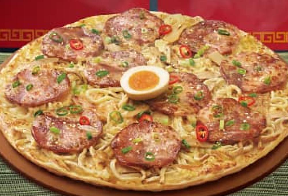 Pizza Ramen: è la nuova pizza (da incubo) inventata a Taiwan