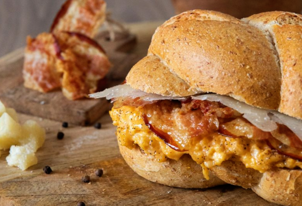Ecco il panino alla carbonara, l'idea gustosa di un salumificio pugliese