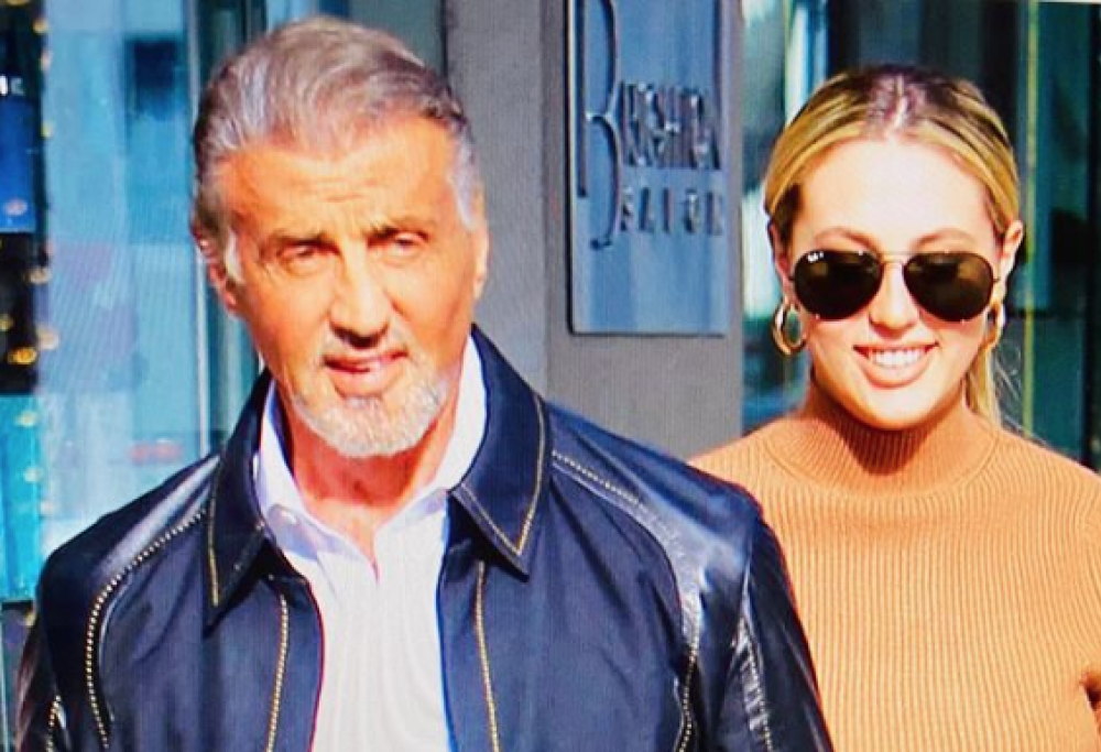 Nuovo look per Sylvester Stallone: mai più capelli tinti