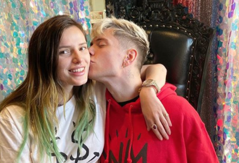 Benji e Bella Thorne festeggiano un anno insieme: i romantici messaggi della coppia