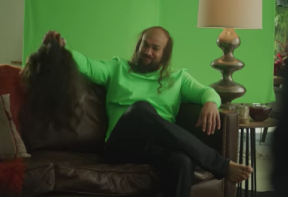 Jason Momoa calvo e senza addominali: lo spot per il Super Bowl