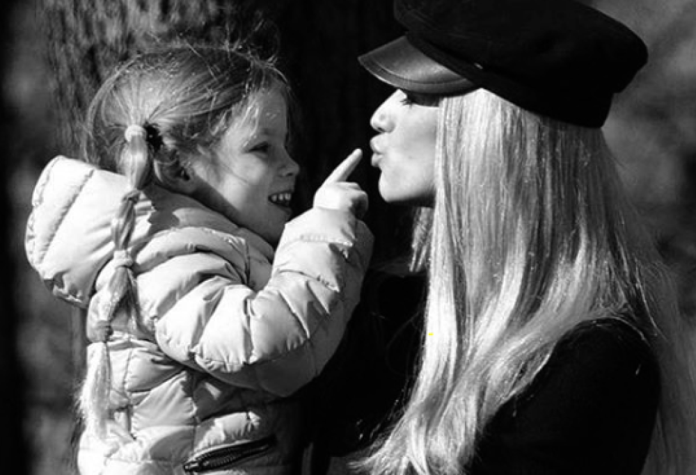 La terzogenita di Michelle Hunziker vorrebbe morire per conoscere Dio