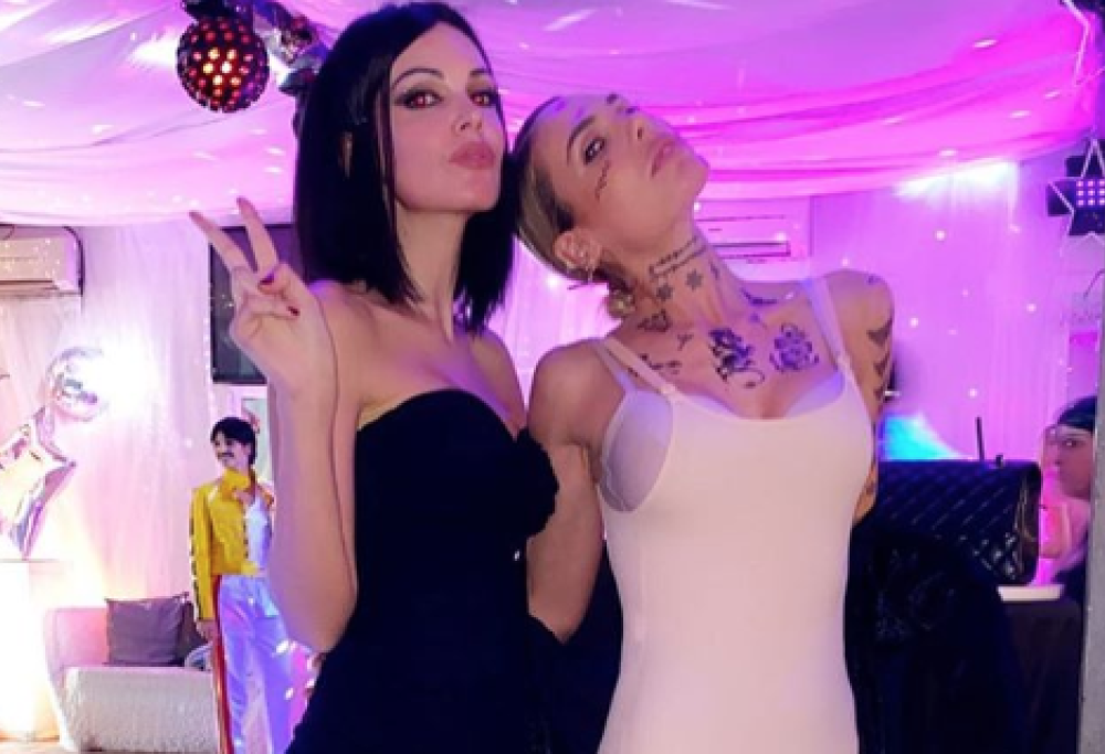 Ilary Blasi si è vestita da Achille Lauro per Carnevale