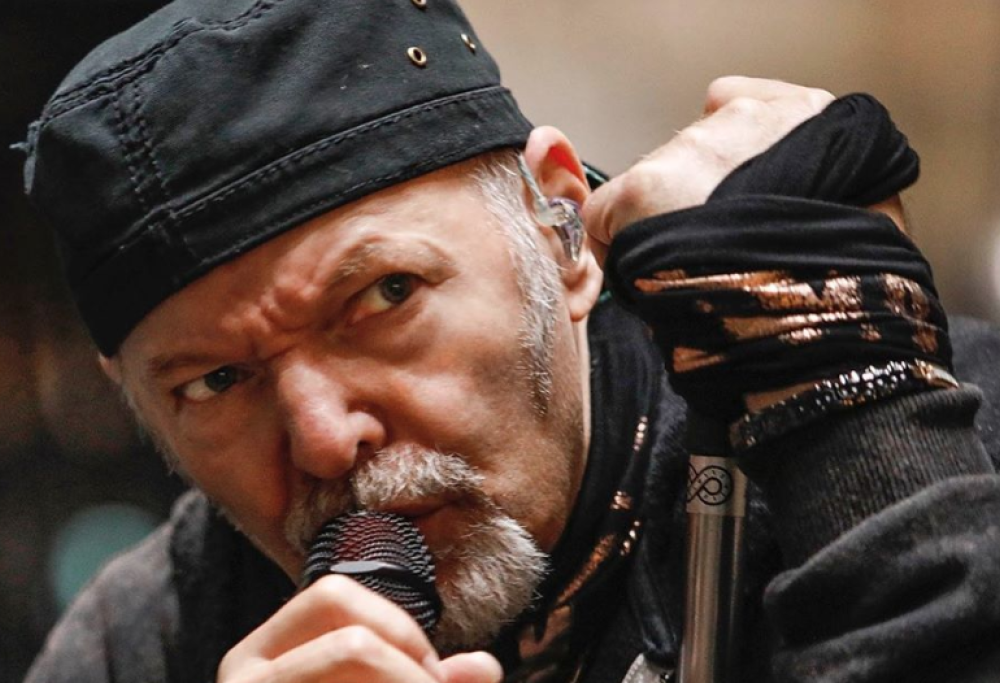 Vasco Rossi parla dei concerti annullati: "Mi è crollato il mondo addosso"