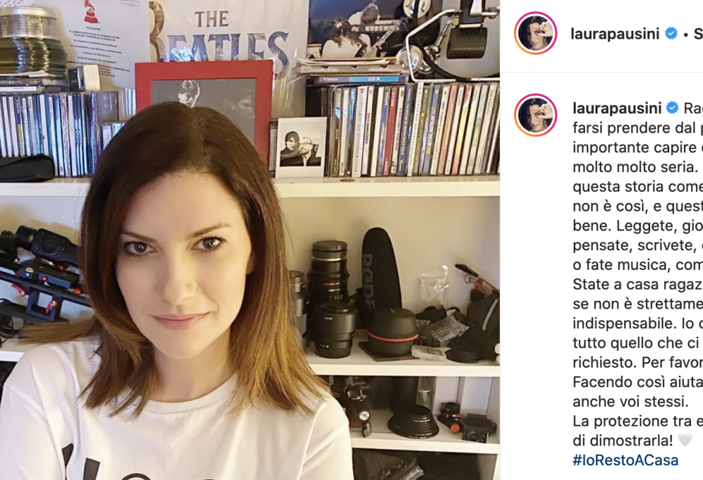 Laura Pausini racconta: "Le nozze d'oro dei miei genitori saltate per il Coronavirus"