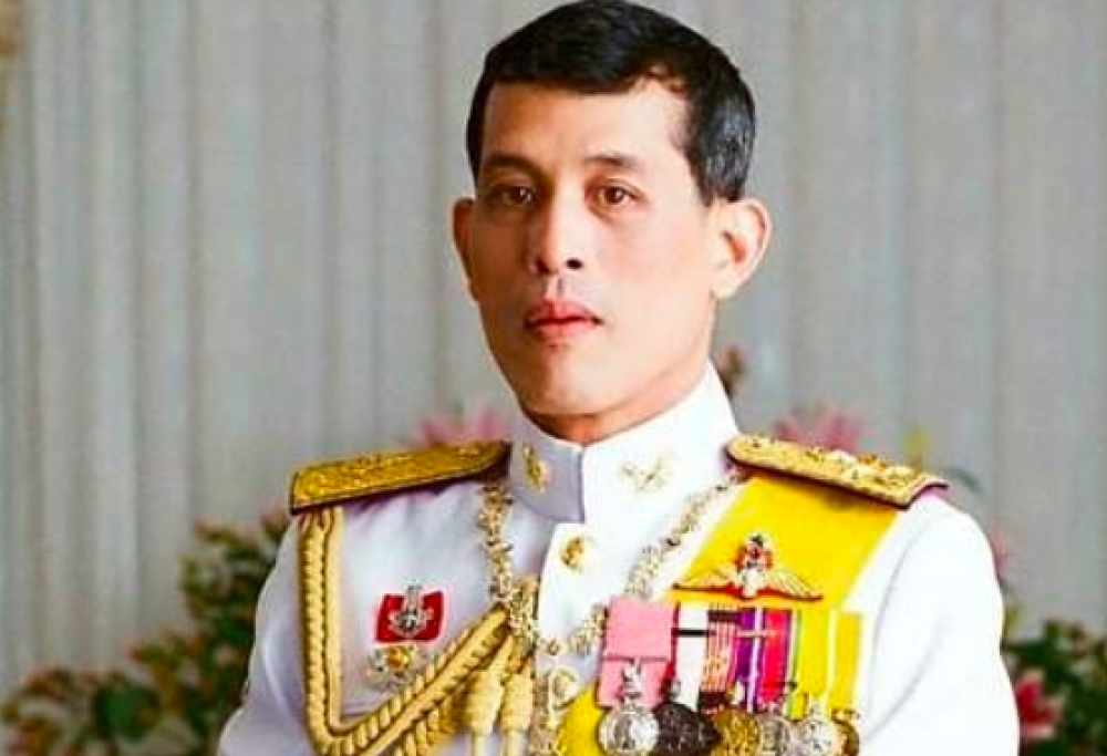 Il re diella Thailandia va in vacanza in Baviera mentre dilaga il contagio