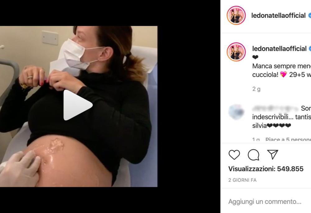 Silvia Provvedi pubblica un video dell'ecografia sui social: i fan in visibilio