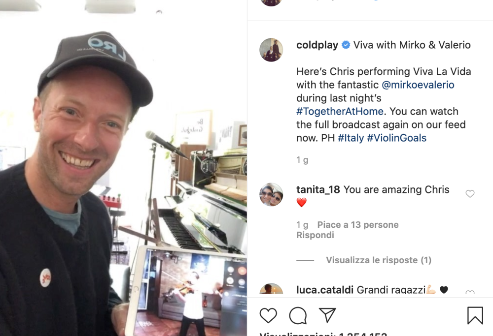 Chris Martin canta Viva La Vida con Mirko e Valerio, i due piccoli violinisti siciliani