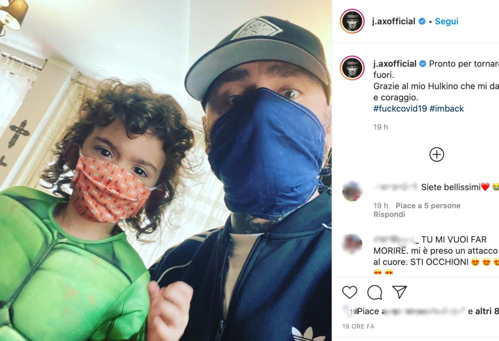 J-Ax presenta il figlio Nicolas su Instagram: "Il mio Hulkino"