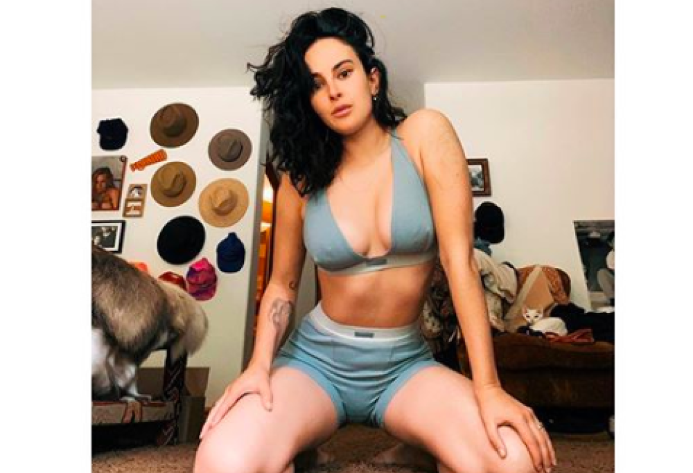 La figlia di Demi Moore e Bruce Willis mostra il fisico e lancia un messaggio di body positivity