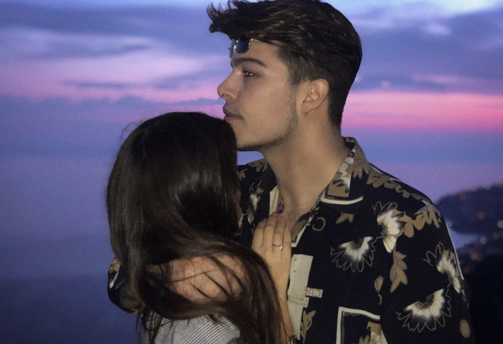 Stash parla della fidanzata Giulia: "Una ragazza stupenda che sarà la madre di mio figlio"