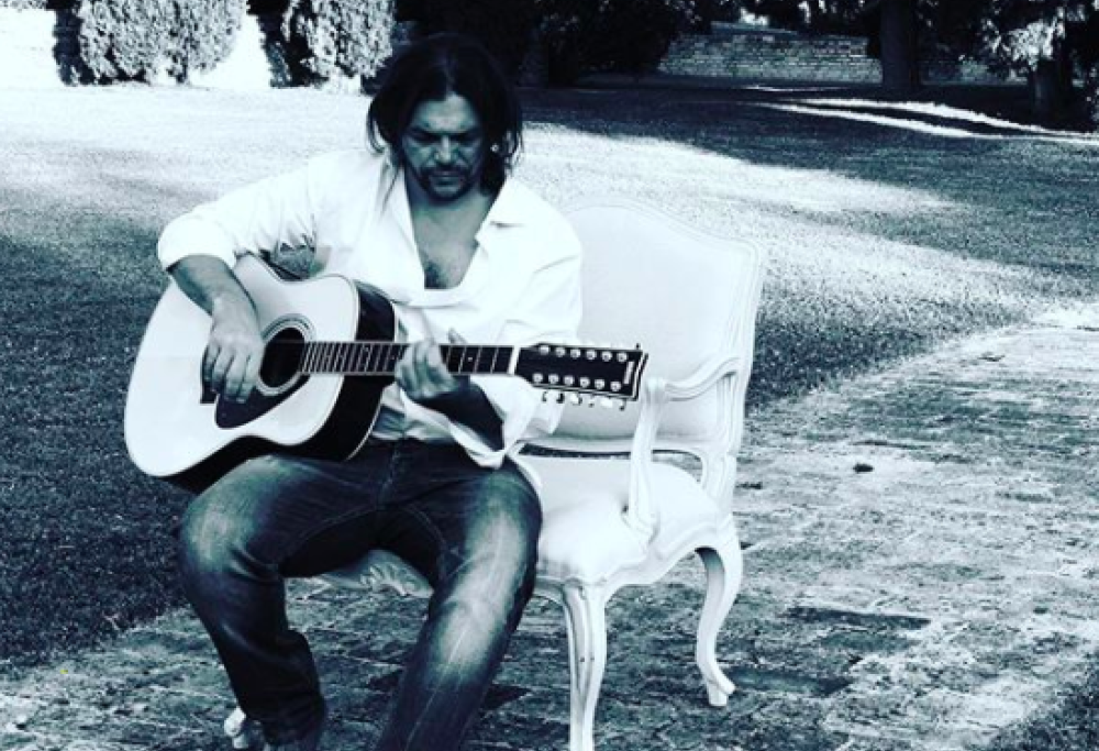 "La mia storia tra le dita" 25 anni dopo: Gianluca Grignani lancia il nuovo singolo 