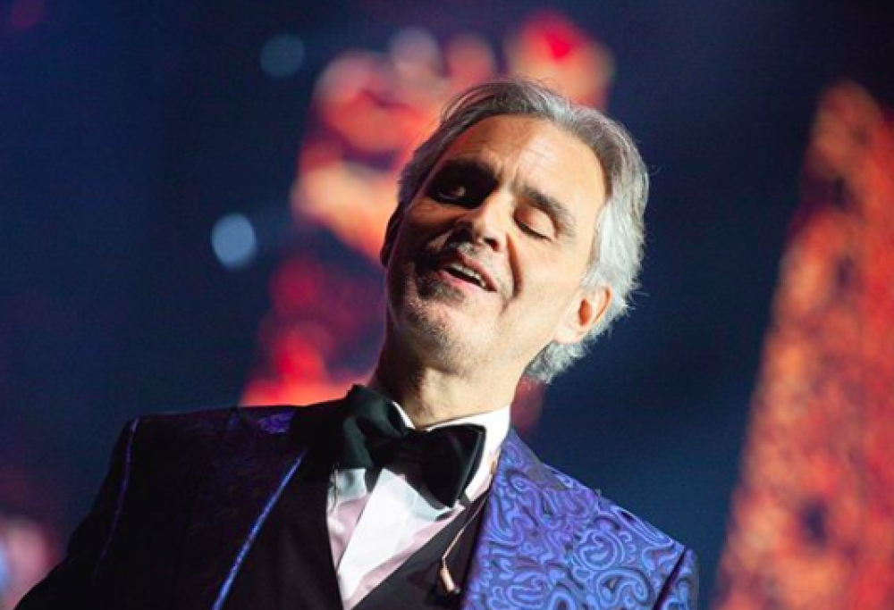 "Chiedo sinceramente scusa": il video messaggio di Andrea Bocelli dopo le critiche sul Covid