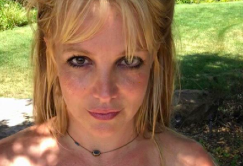 Britney Spears senza filtri: i selfie con le lentiggini fanno impazzire i fan