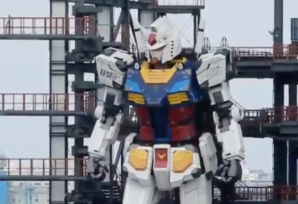 Il Gundam dei cartoni diventa realtà: il video incredibile dei suoi primi passi