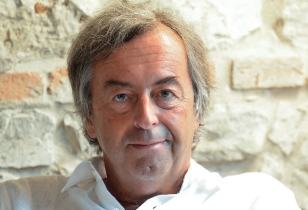 Coronavirus, Burioni: “Le cose si mettono male, il virus è infettivo come in primavera”
