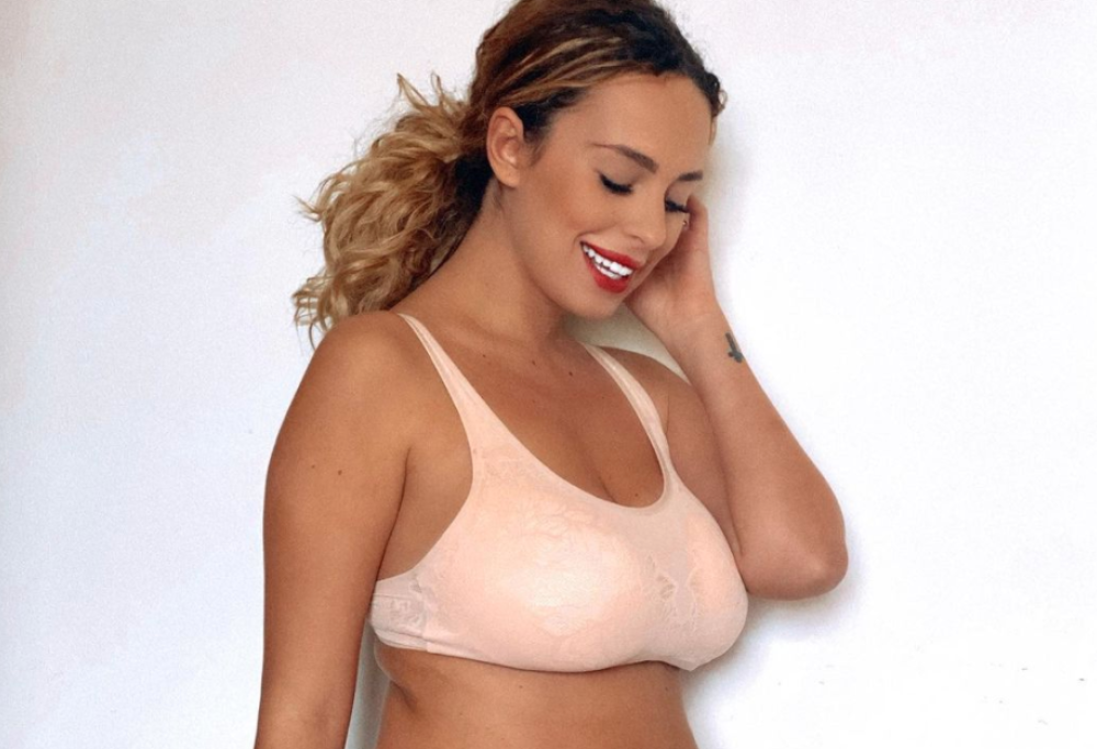 Sara Affi Fella mostra il suo corpo dopo il parto: “Non mi sono mai vista così bella”