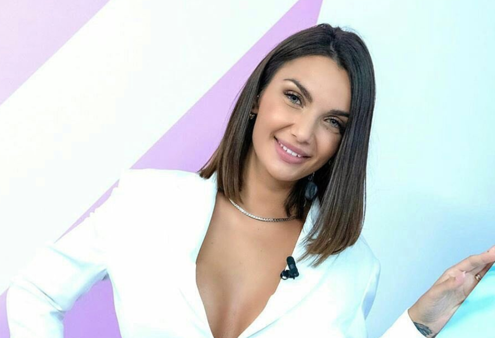 Elettra Lamborghini e il mistero della gravidanza: “Ho nausee e voglie strane, ma non sono incinta”