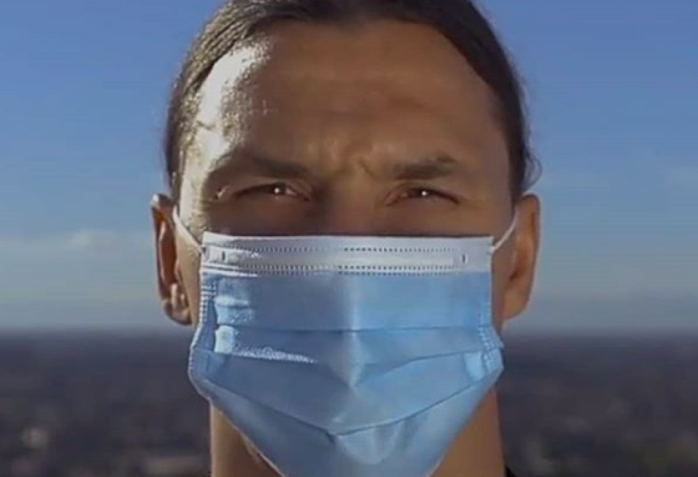 "Tu non sei Zlatan, non sfidare il virus": Ibrahimovic diventa testimonial anti-Covid