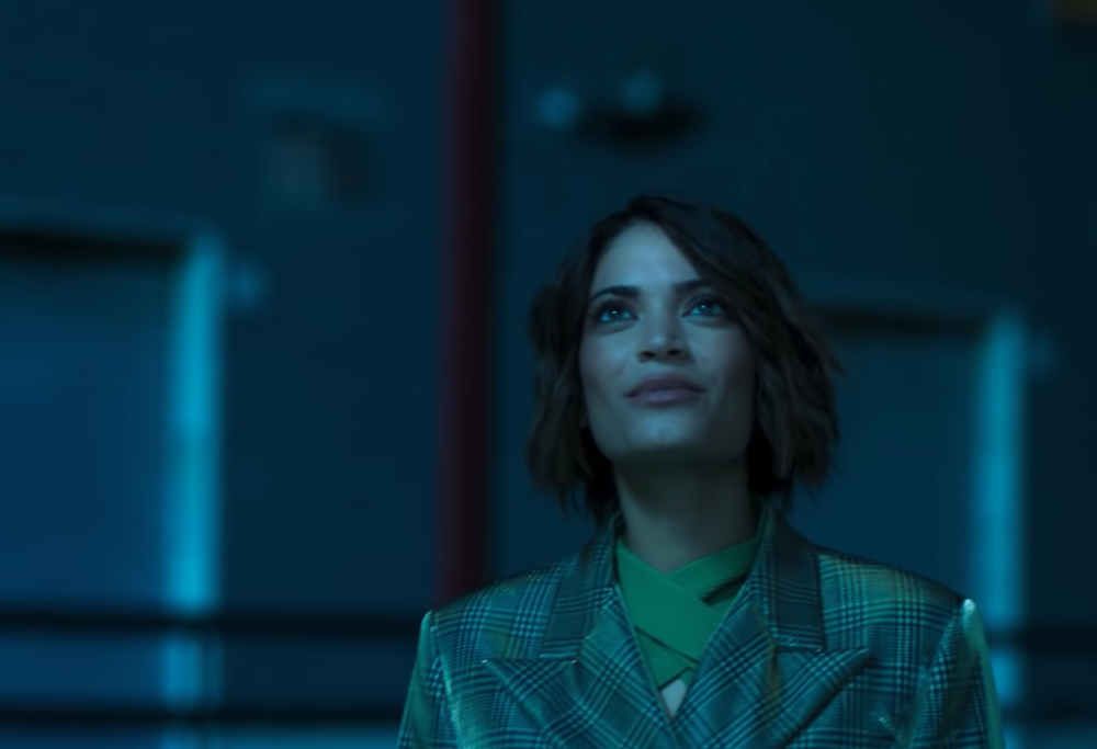 Elodie, ecco il video di “Volo via”, il brano per il film “Over the Moon”