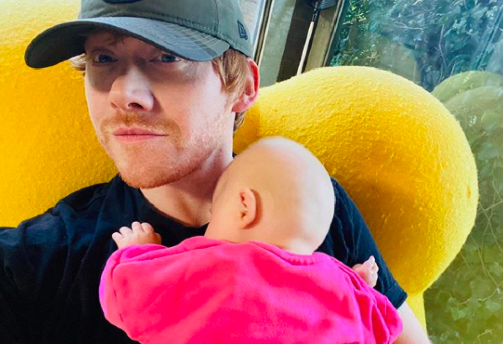 Rupert Grint di "Harry Potter" sbarca su Instagram in dolce compagnia
