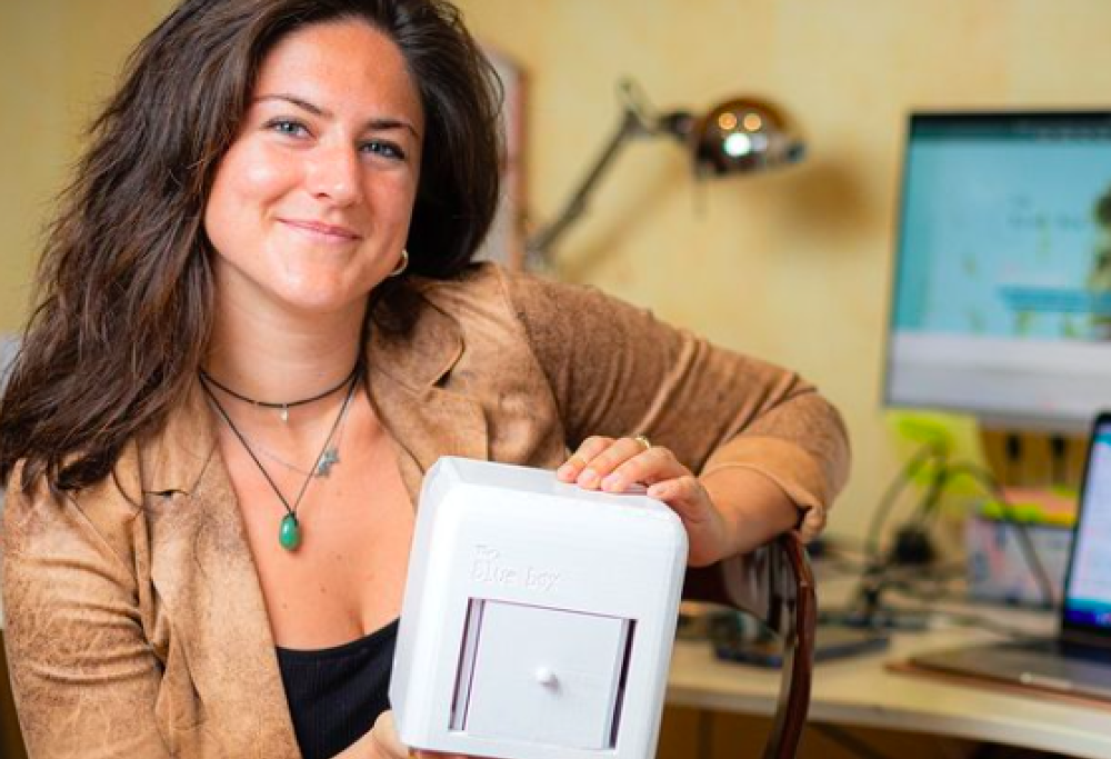 23enne inventa un dispositivo per lo screening del tumore al seno