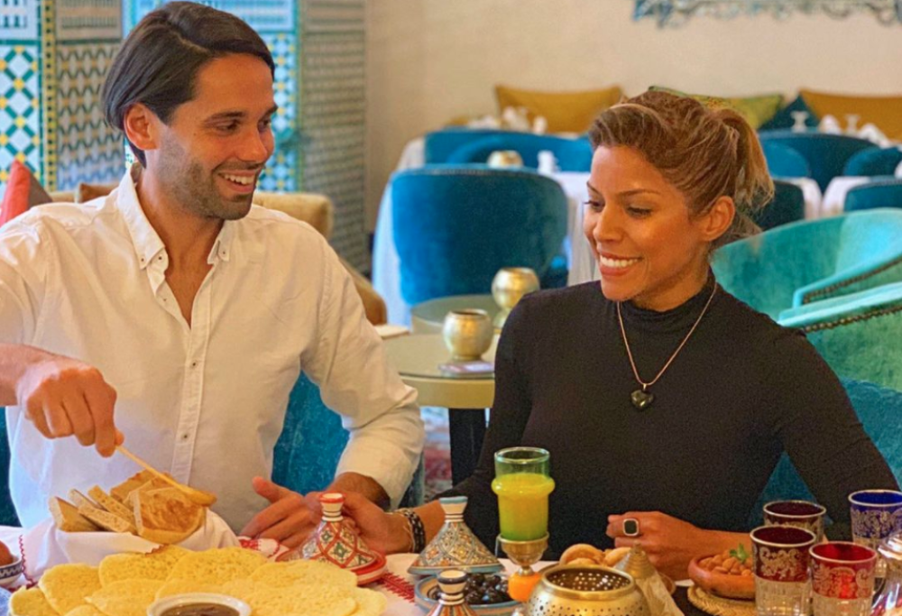 Influencer chiedono di mangiare gratis in un ristorante. La risposta del proprietario è epica