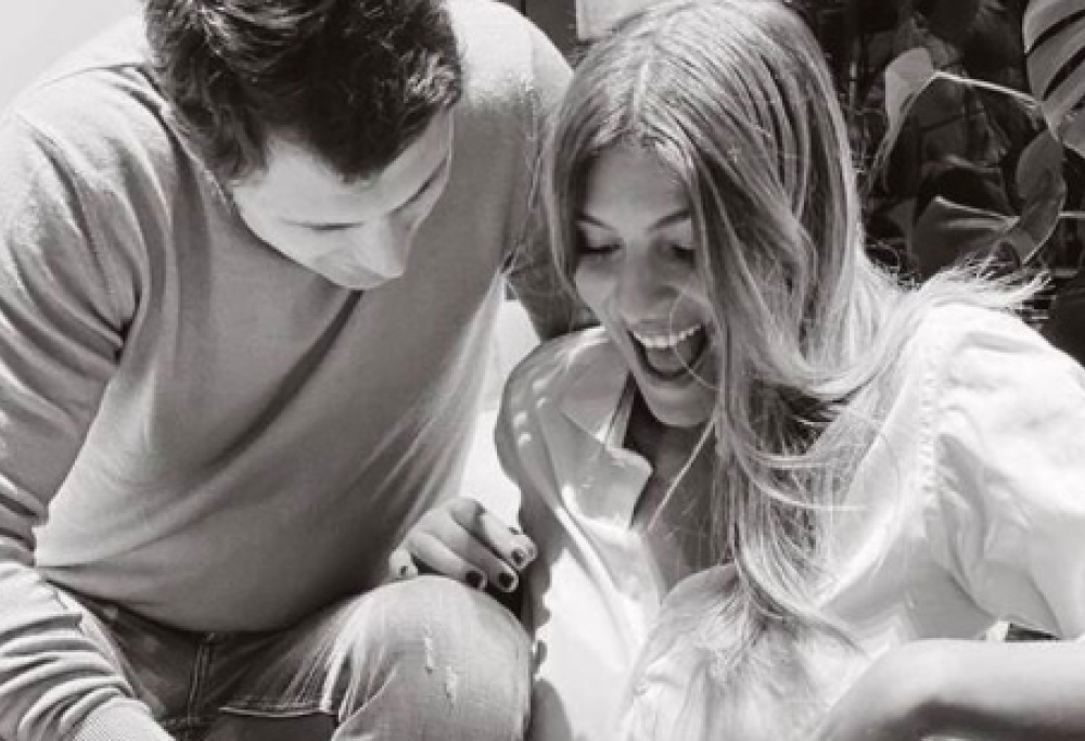 Cristina Chiabotto in attesa del primo figlio: la foto con il pancino