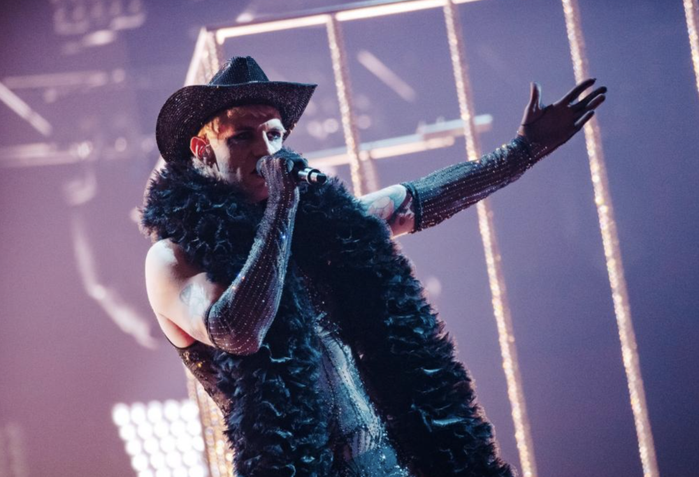 Achille Lauro presenta la sua collezione di trucchi