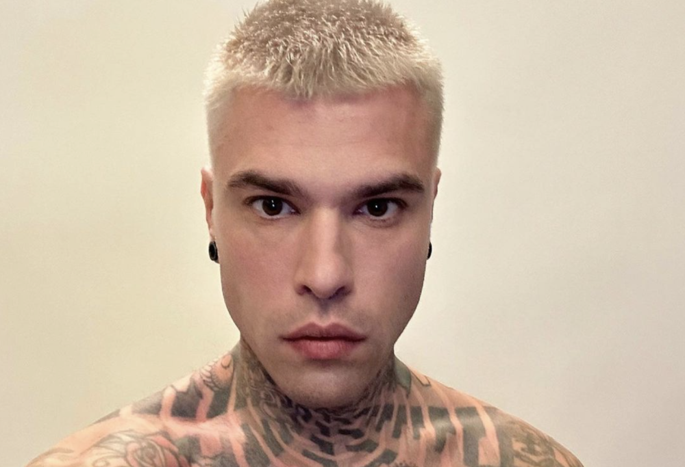 Fedez, drastico cambio di look: "Ora somiglio di più ai miei figli”