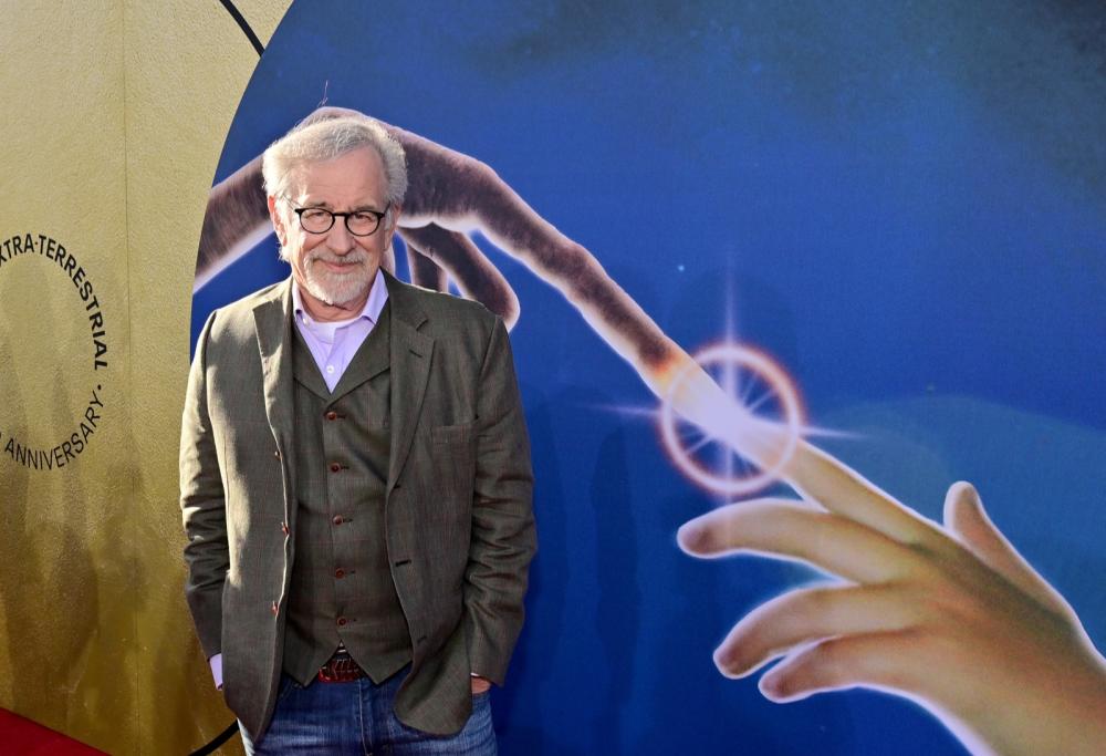 La nuova teoria di Steven Spielberg sugli alieni: "E se fossimo noi, ma dal futuro?"