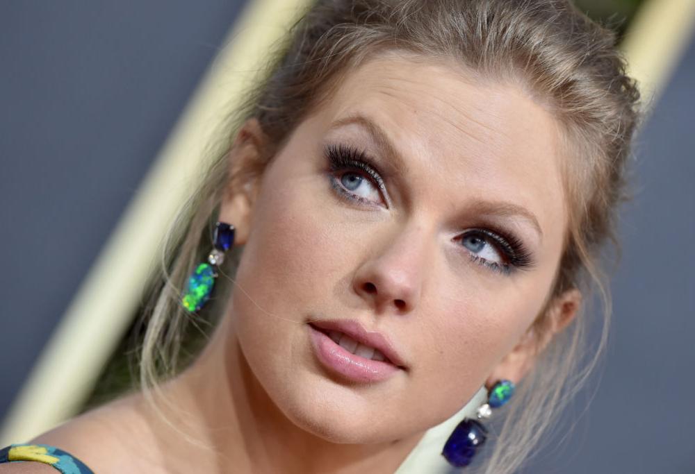 Taylor Swift da record con doppio debutto in testa alle classifiche con Folklore e Cardigan