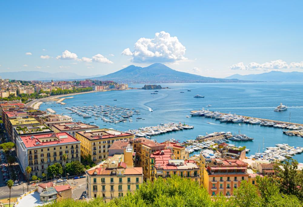 Napoli a portata di mano: l’aria in boccetta è il nuovo prodotto che sta spopolando tra i turisti