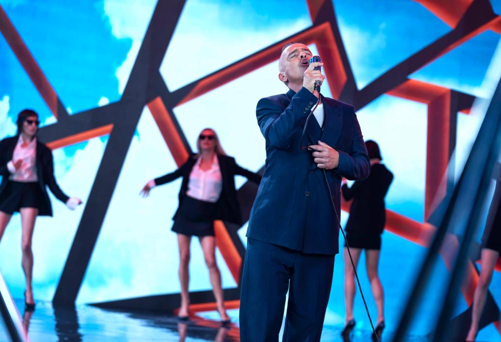Nel nuovo video di Eros Ramazzotti anche Michelle Hunziker e la figlia Aurora