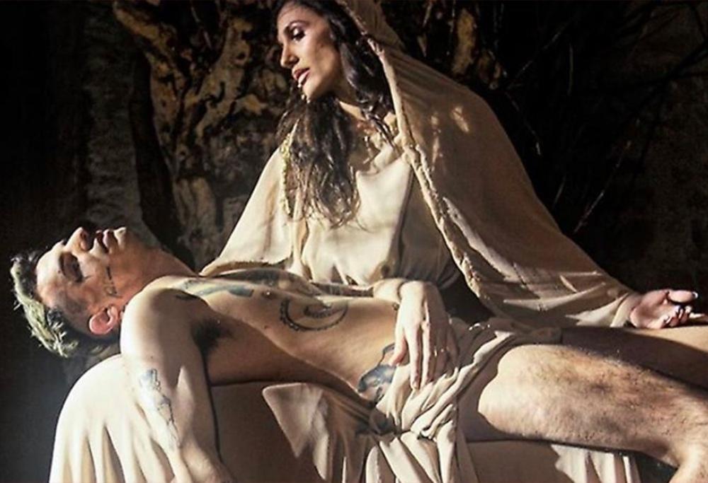 Prete esorcista contro Achille Lauro: "Bisogna rifiutare chi dissacra la Chiesa"
