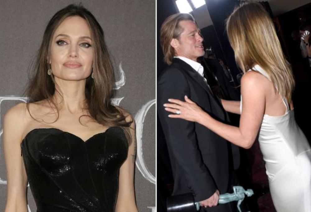 Angelina Jolie sarebbe furiosa con Brad Pitt dopo l'abbraccio a Jennifer Aniston