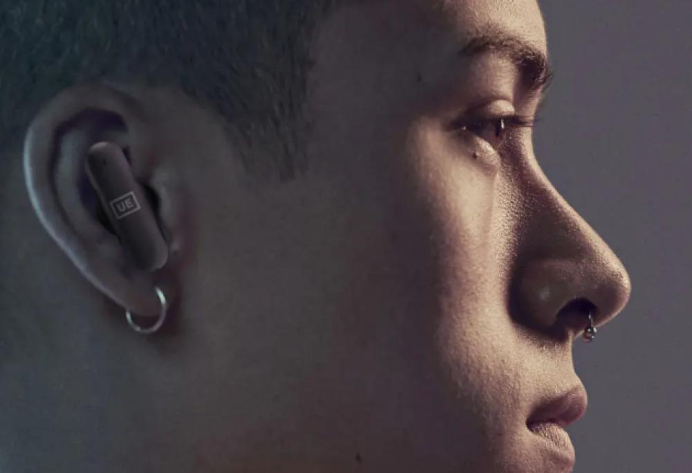 Questi auricolari cambiano forma per adattarsi a chi li indossa