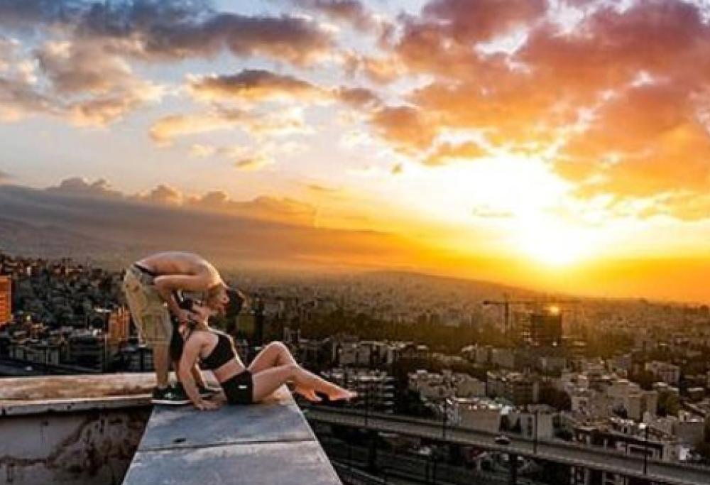 Posta foto di baci sui tetti: atleta iraniano di parkour arrestato per comportamenti anti-islamici
