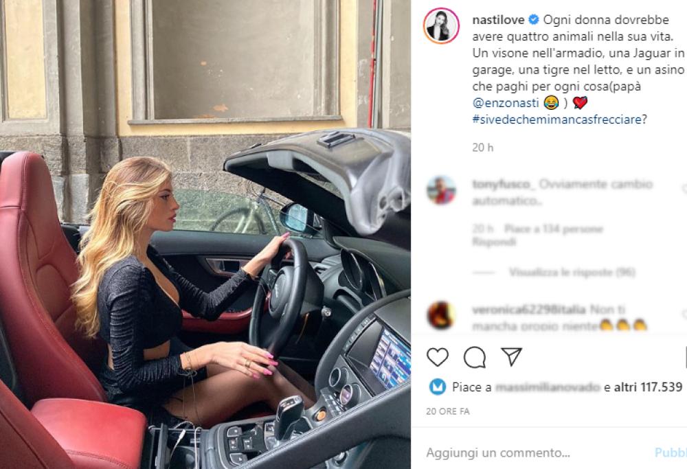 "Ogni donna deve avere un asino che paghi ogni cosa": Chiara Nasti nella bufera