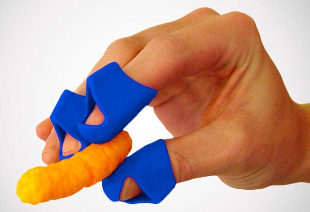 Arriva il copridita per mangiare le patatine senza sporcarsi le mani