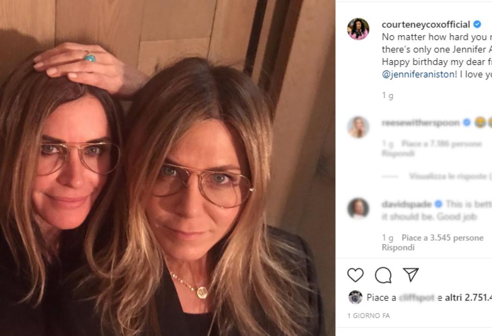 Il selfie di Courteney Cox e Jennifer Aniston fa impazzire i fan di Friends