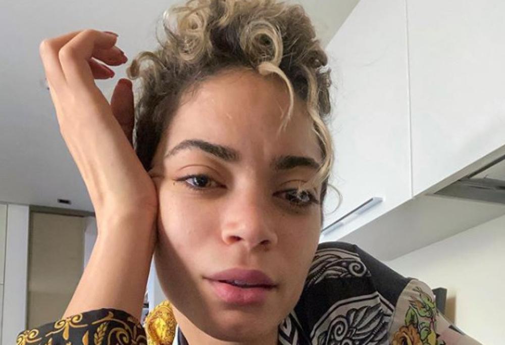 Elodie si mostra al naturale e conquista i fan