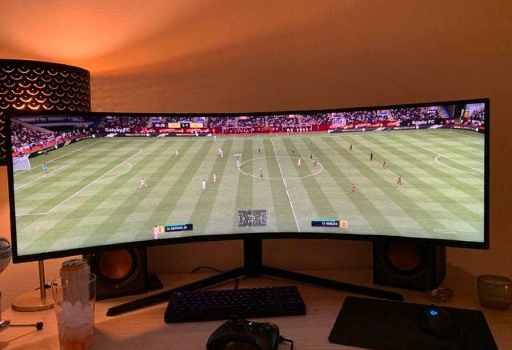 L'idea geniale di un 19enne per vedere l'intero campo di FIFA è virale